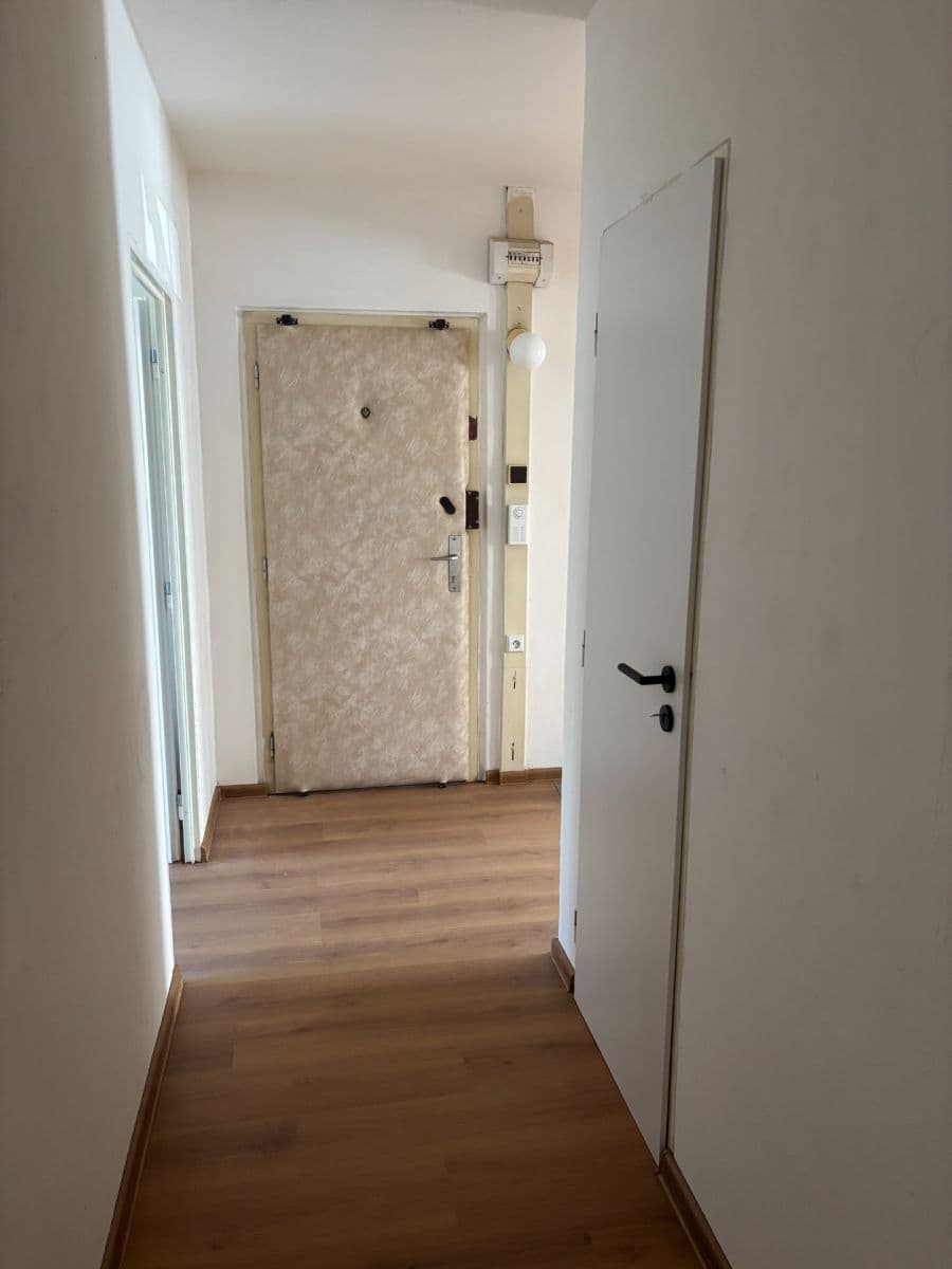 Prenájom bytu 3-izbový 71 m², Přecechtělova, Praha, Praha Prenájom bytu 3-izbový 71 m², Přecechtělova, Praha, Praha