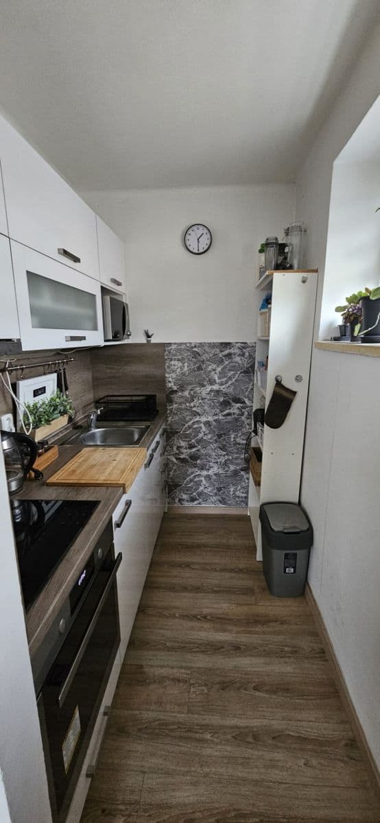 Prenájom bytu 1-izbový 33 m², Třída Míru, Beroun, Středočeský kraj Prenájom bytu 1-izbový 33 m², Třída Míru, Beroun, Středočeský kraj