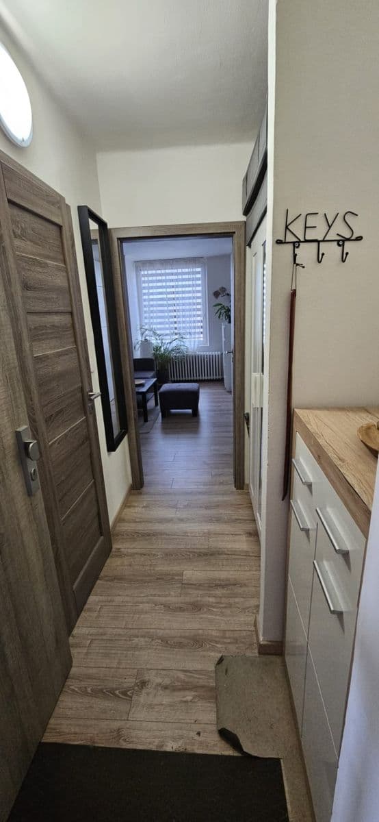 Prenájom bytu 1-izbový 33 m², Třída Míru, Beroun, Středočeský kraj Prenájom bytu 1-izbový 33 m², Třída Míru, Beroun, Středočeský kraj