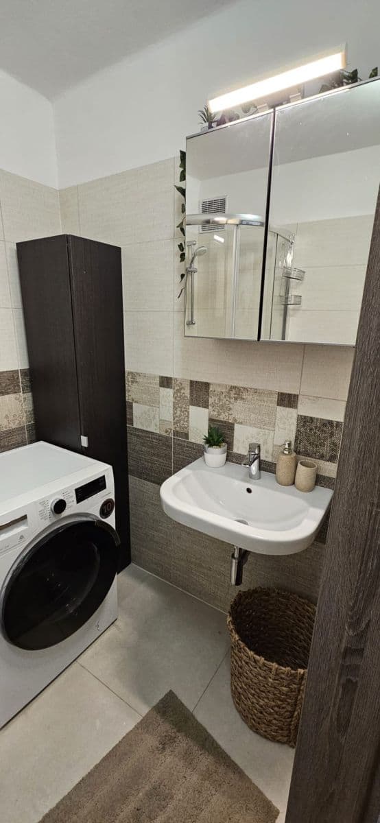 Prenájom bytu 1-izbový 33 m², Třída Míru, Beroun, Středočeský kraj Prenájom bytu 1-izbový 33 m², Třída Míru, Beroun, Středočeský kraj
