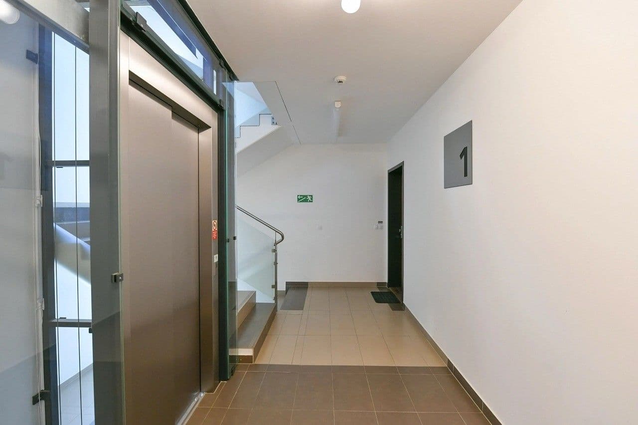 Prenájom bytu 3-izbový 83 m², Petržílkova, Praha, Praha Prenájom bytu 3-izbový 83 m², Petržílkova, Praha, Praha