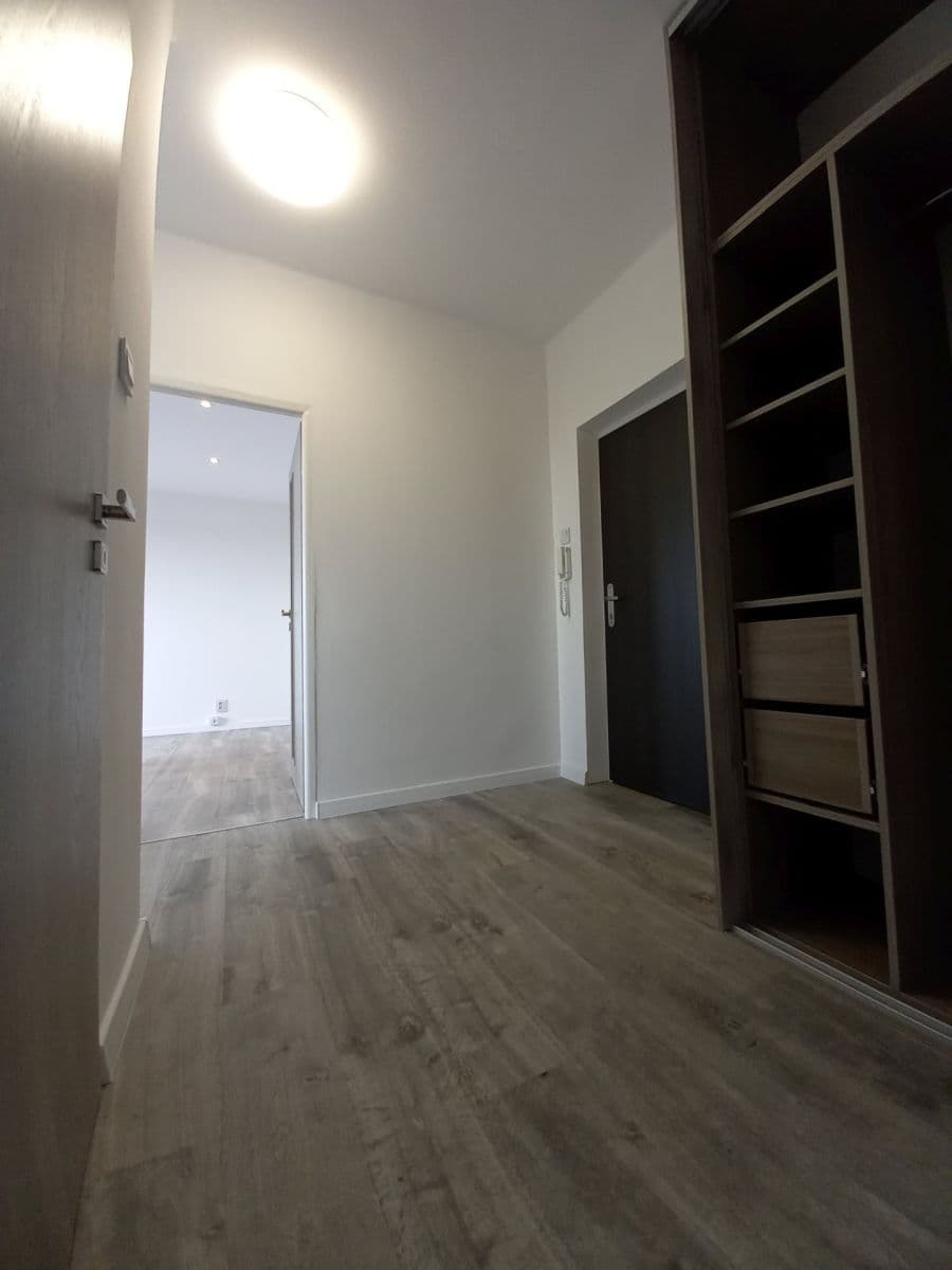 Prenájom bytu 2-izbový 54 m², Kosmonautů, Karviná, Moravskoslezský kraj Prenájom bytu 2-izbový 54 m², Kosmonautů, Karviná, Moravskoslezský kraj