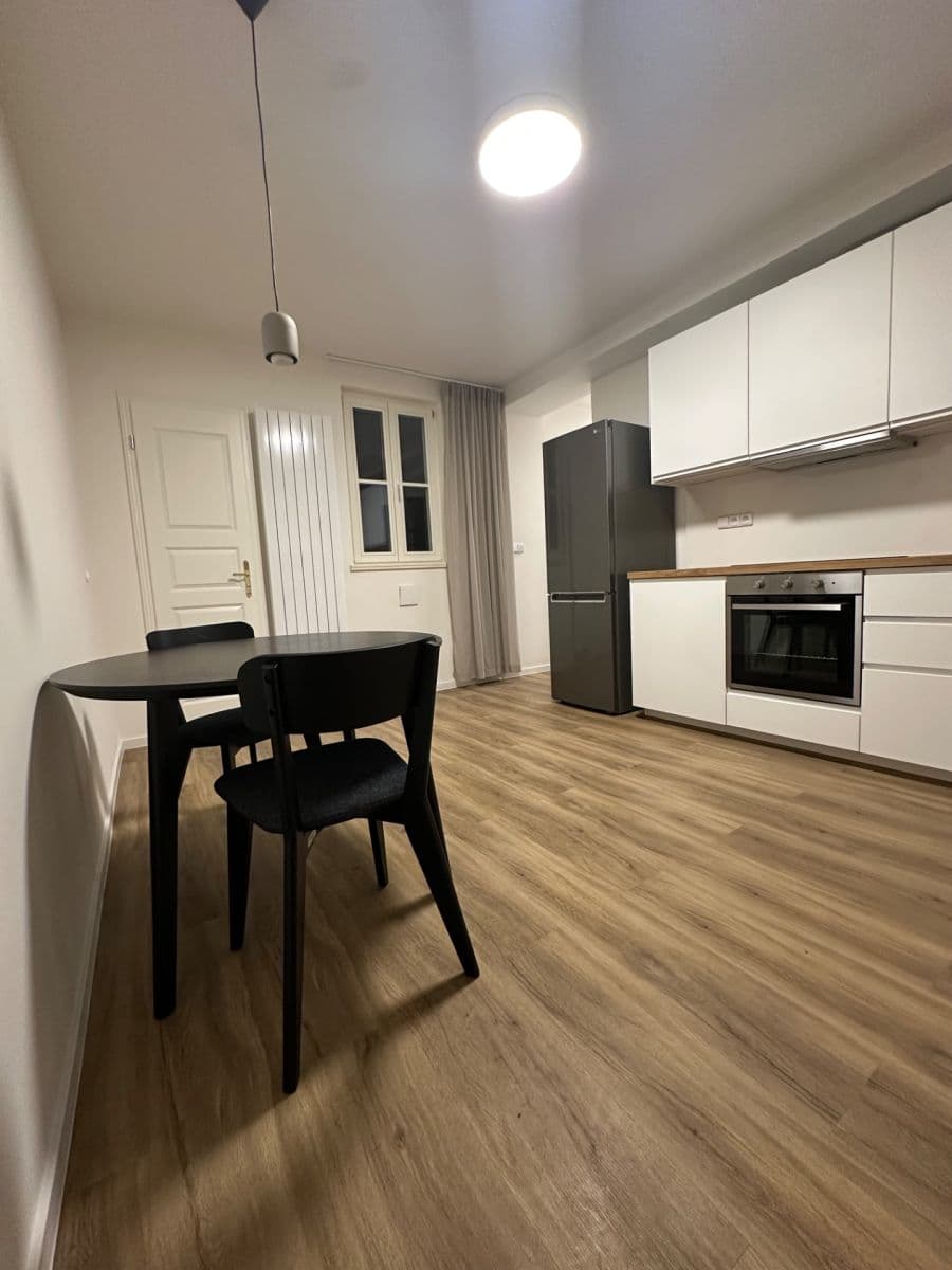 Prenájom bytu 2-izbový 51 m², Libická, Praha, Praha Prenájom bytu 2-izbový 51 m², Libická, Praha, Praha