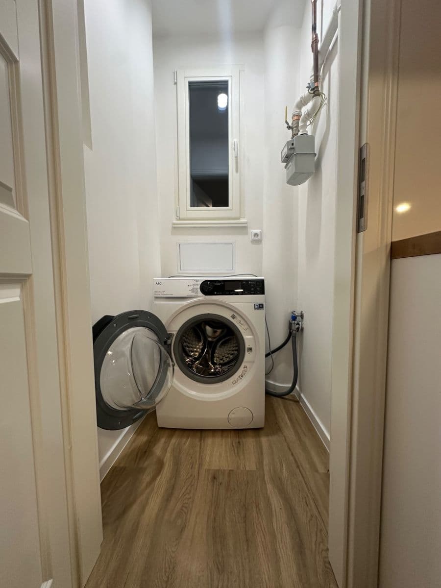 Prenájom bytu 2-izbový 51 m², Libická, Praha, Praha Prenájom bytu 2-izbový 51 m², Libická, Praha, Praha