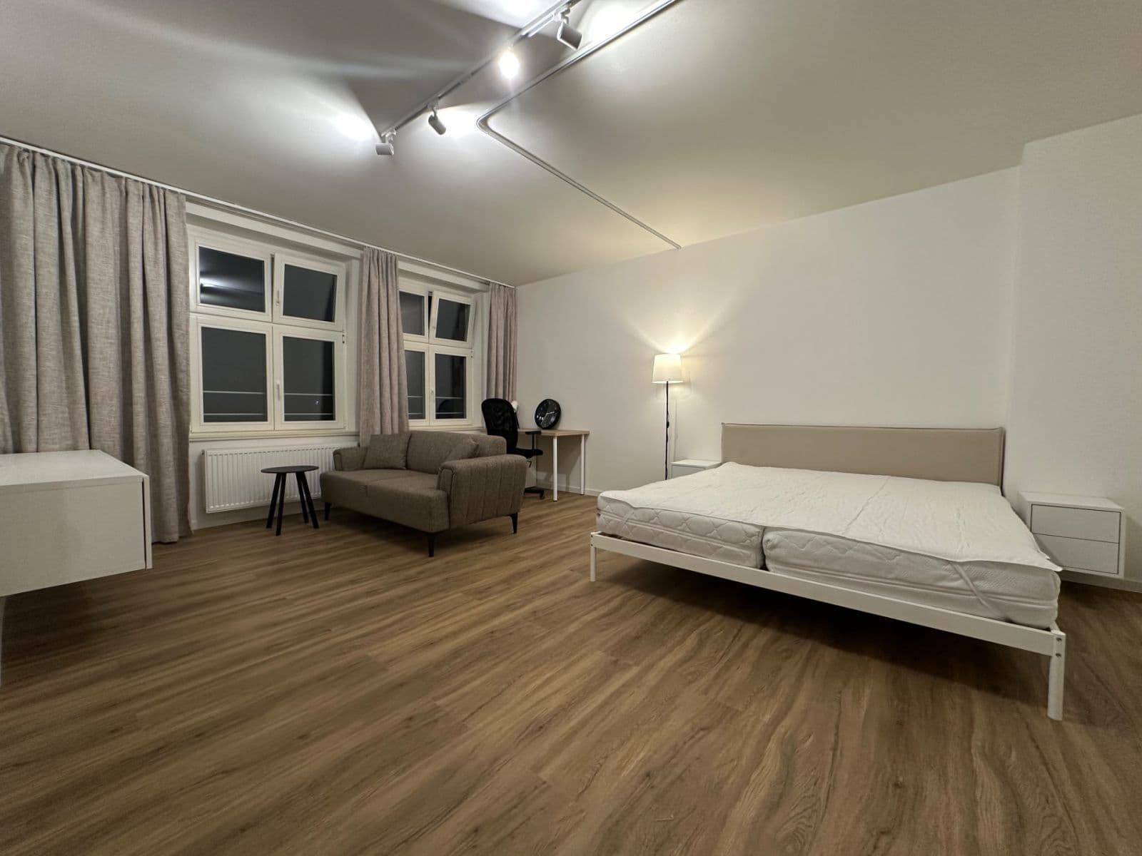 Prenájom bytu 2-izbový 51 m², Libická, Praha, Praha Prenájom bytu 2-izbový 51 m², Libická, Praha, Praha