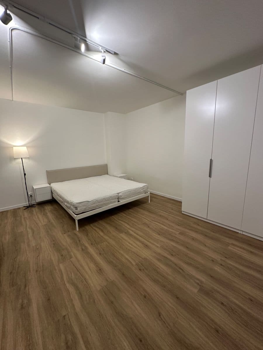 Prenájom bytu 2-izbový 51 m², Libická, Praha, Praha Prenájom bytu 2-izbový 51 m², Libická, Praha, Praha