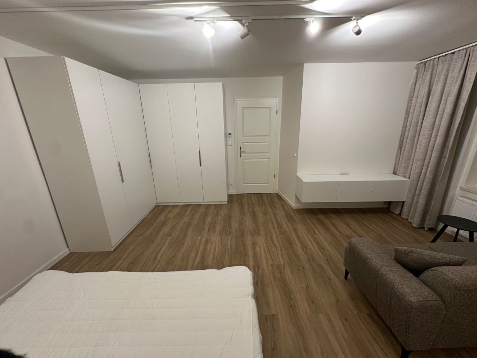 Prenájom bytu 2-izbový 51 m², Libická, Praha, Praha Prenájom bytu 2-izbový 51 m², Libická, Praha, Praha