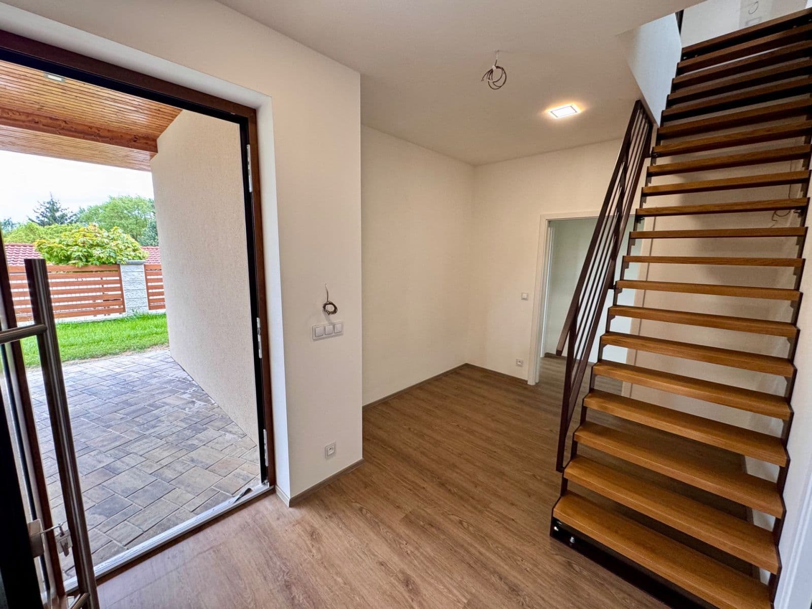 Prenájom domu 296 m², pozemek 1.662 m², Kunice, Středočeský kraj Prenájom domu 296 m², pozemek 1.662 m², Kunice, Středočeský kraj
