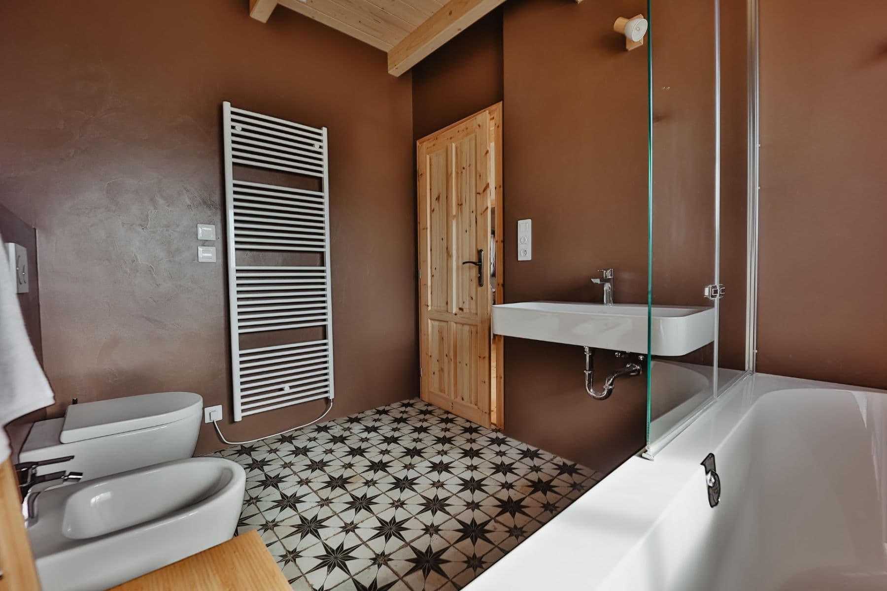 Predaj domu 425 m², pozemek 1.451 m², Lužany, Královéhradecký kraj Predaj domu 425 m², pozemek 1.451 m², Lužany, Královéhradecký kraj