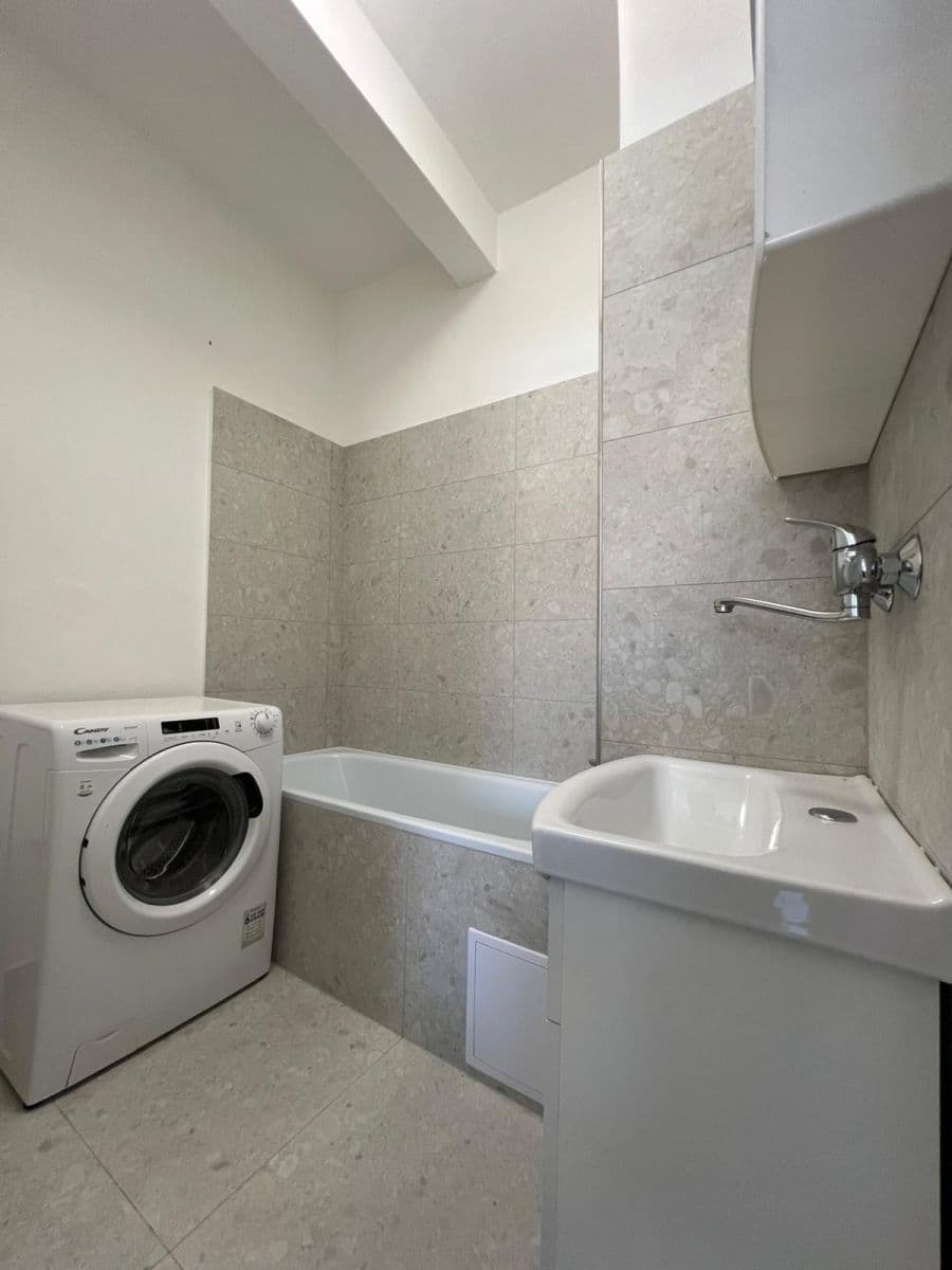 Prenájom bytu 3-izbový 62 m², Musílkova, Praha, Praha Prenájom bytu 3-izbový 62 m², Musílkova, Praha, Praha