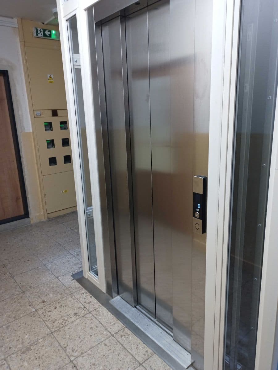 Prenájom bytu 3-izbový 71 m², Lazecká, Olomouc, Olomoucký kraj Prenájom bytu 3-izbový 71 m², Lazecká, Olomouc, Olomoucký kraj