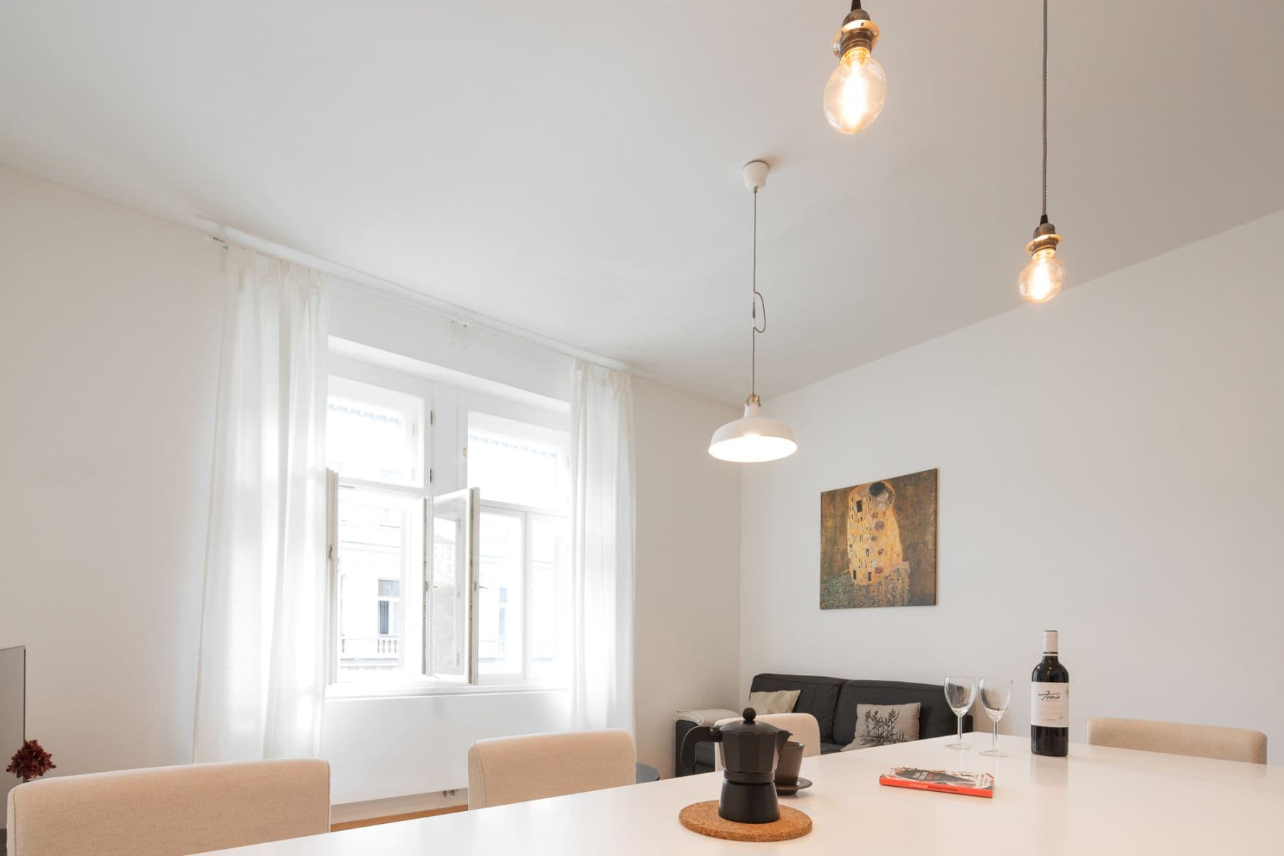 Prenájom bytu 60 m², Trojická, Praha, Praha Prenájom bytu 60 m², Trojická, Praha, Praha