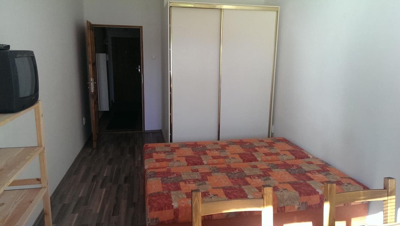 Prenájom bytu 1-izbový 27 m², Horná, Rača, Bratislavský kraj Prenájom bytu 1-izbový 27 m², Horná, Rača, Bratislavský kraj