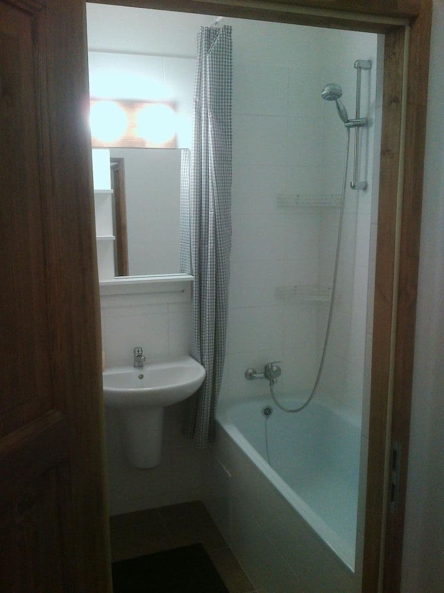 Prenájom bytu 1-izbový 27 m², Horná, Rača, Bratislavský kraj Prenájom bytu 1-izbový 27 m², Horná, Rača, Bratislavský kraj
