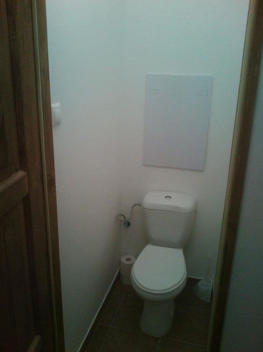 Prenájom bytu 1-izbový 27 m², Horná, Rača, Bratislavský kraj Prenájom bytu 1-izbový 27 m², Horná, Rača, Bratislavský kraj