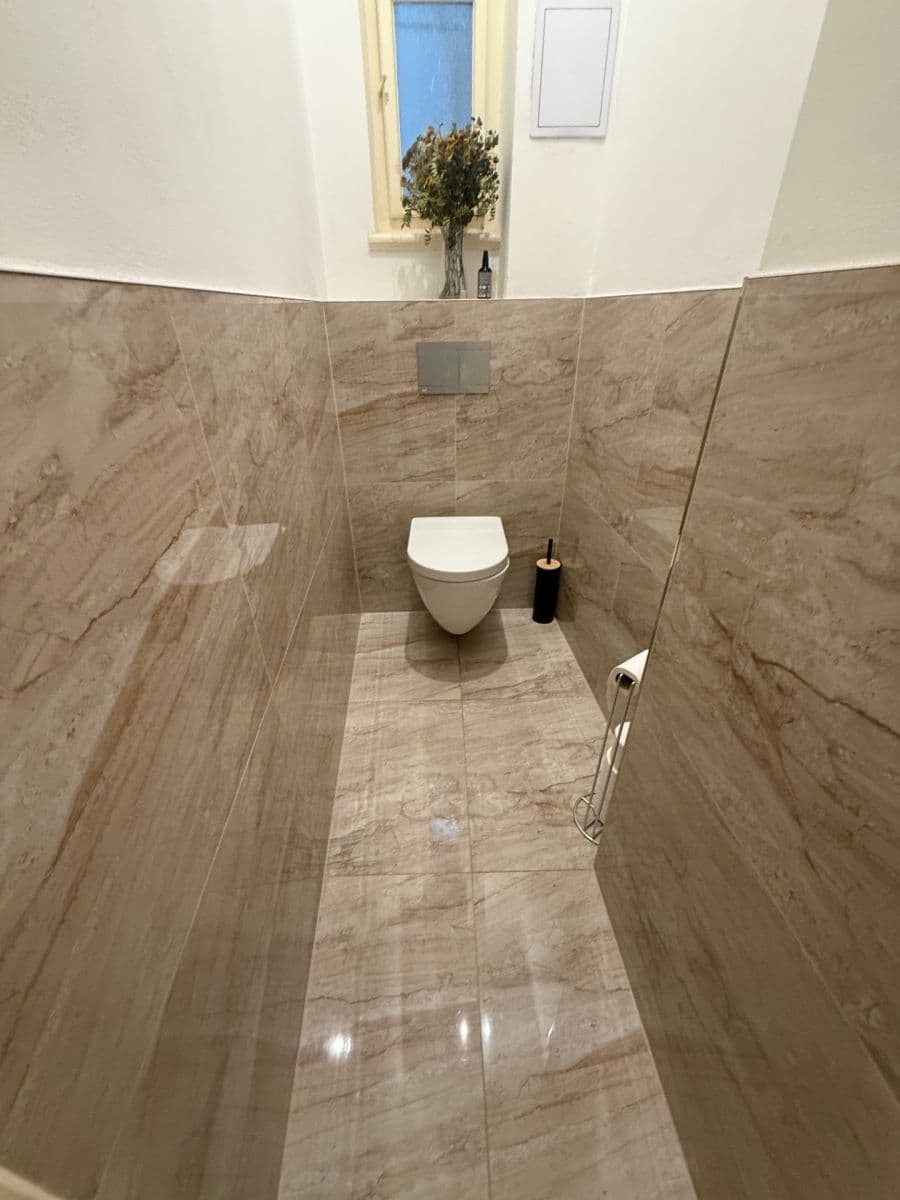 Prenájom bytu 2-izbový 92 m², Chodská, Praha, Praha Prenájom bytu 2-izbový 92 m², Chodská, Praha, Praha