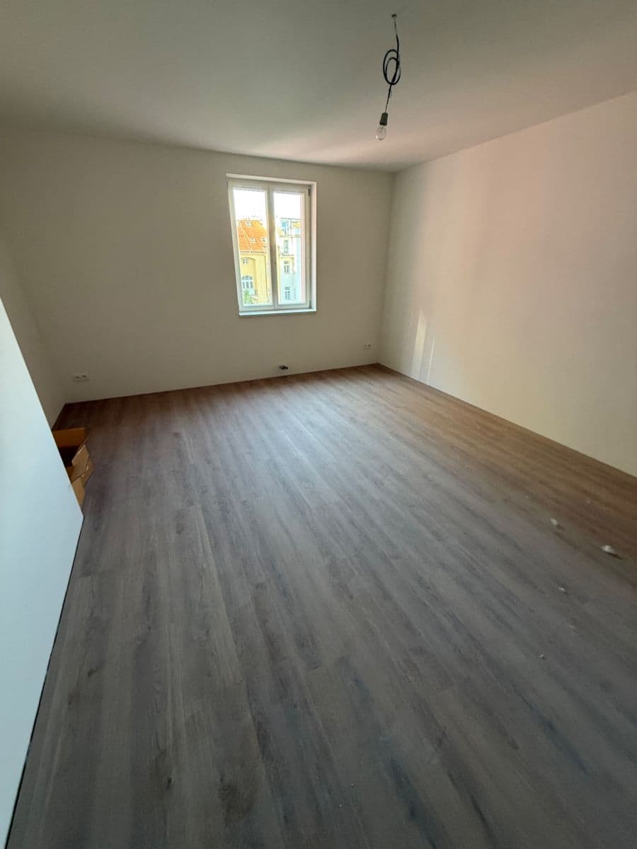 Prenájom bytu 2-izbový 87 m², Chodská, Praha, Praha Prenájom bytu 2-izbový 87 m², Chodská, Praha, Praha