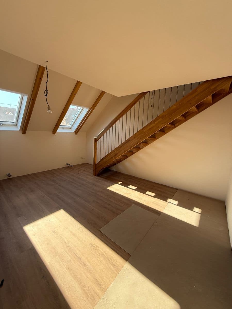Prenájom bytu 2-izbový 87 m², Chodská, Praha, Praha Prenájom bytu 2-izbový 87 m², Chodská, Praha, Praha
