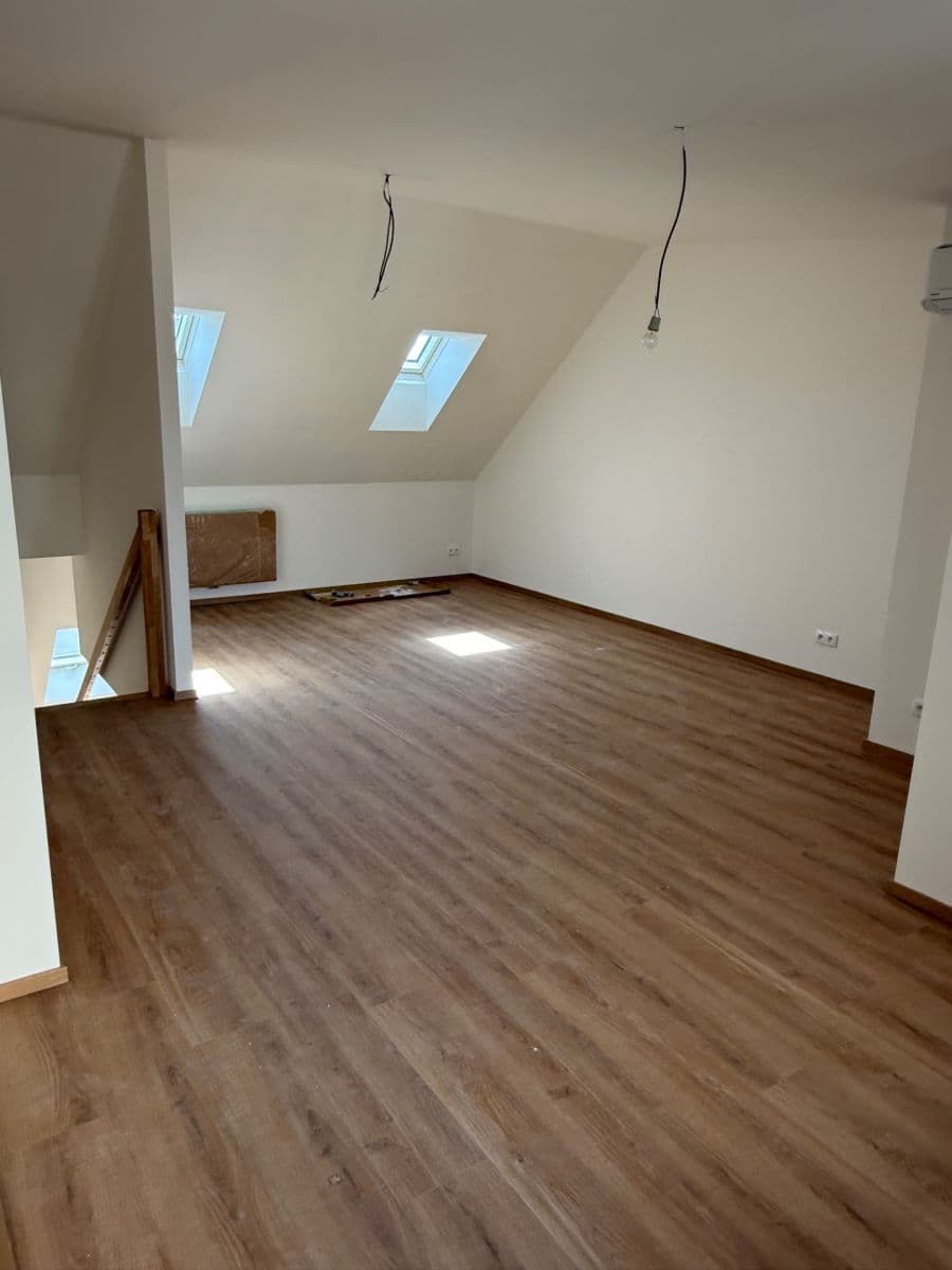 Prenájom bytu 2-izbový 87 m², Chodská, Praha, Praha Prenájom bytu 2-izbový 87 m², Chodská, Praha, Praha