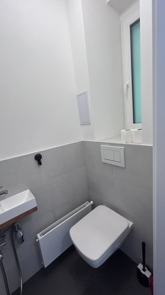 Prenájom bytu 2-izbový 53 m², Viklefova, Praha, Praha Prenájom bytu 2-izbový 53 m², Viklefova, Praha, Praha