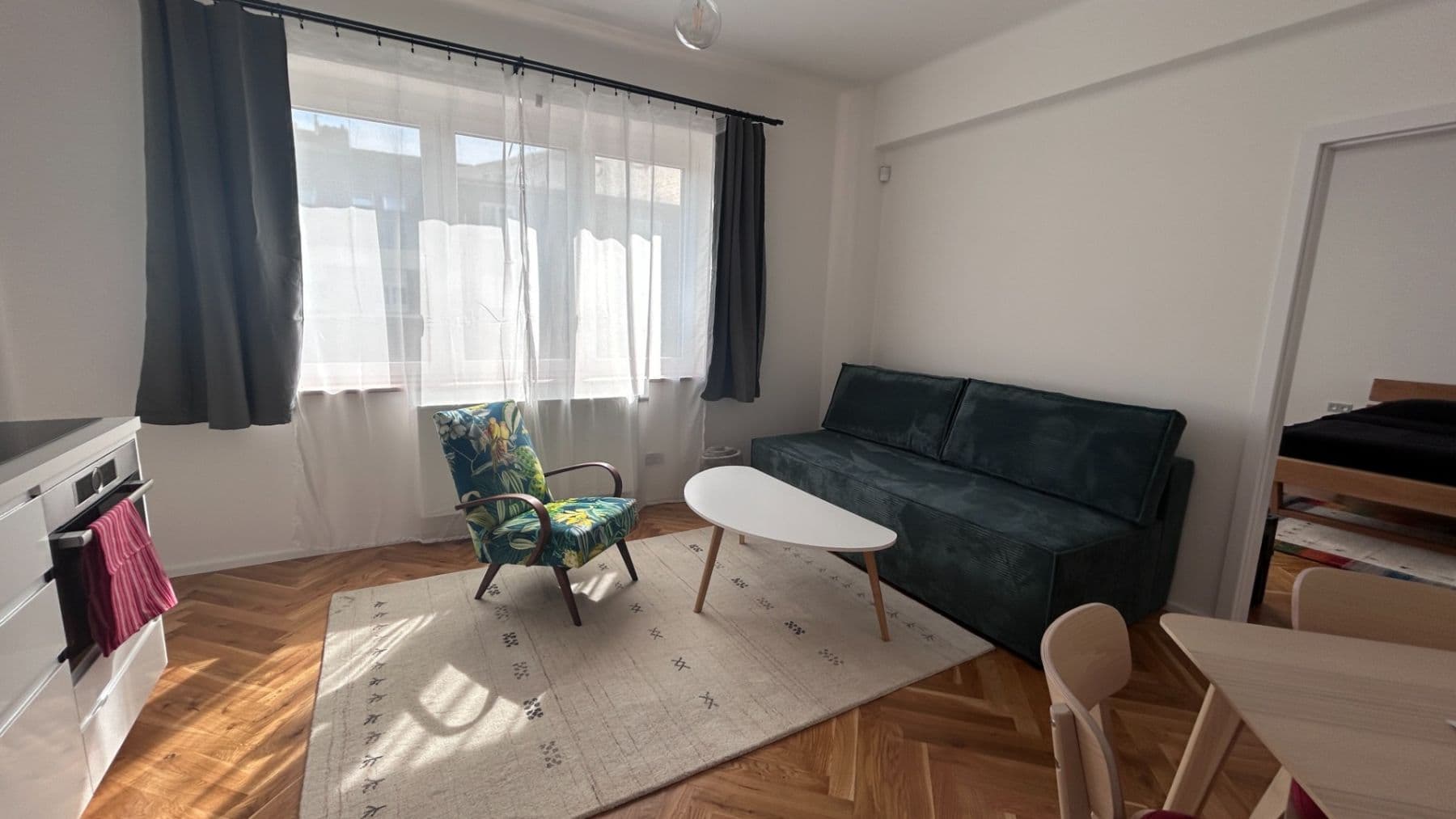 Prenájom bytu 2-izbový 53 m², Viklefova, Praha, Praha Prenájom bytu 2-izbový 53 m², Viklefova, Praha, Praha