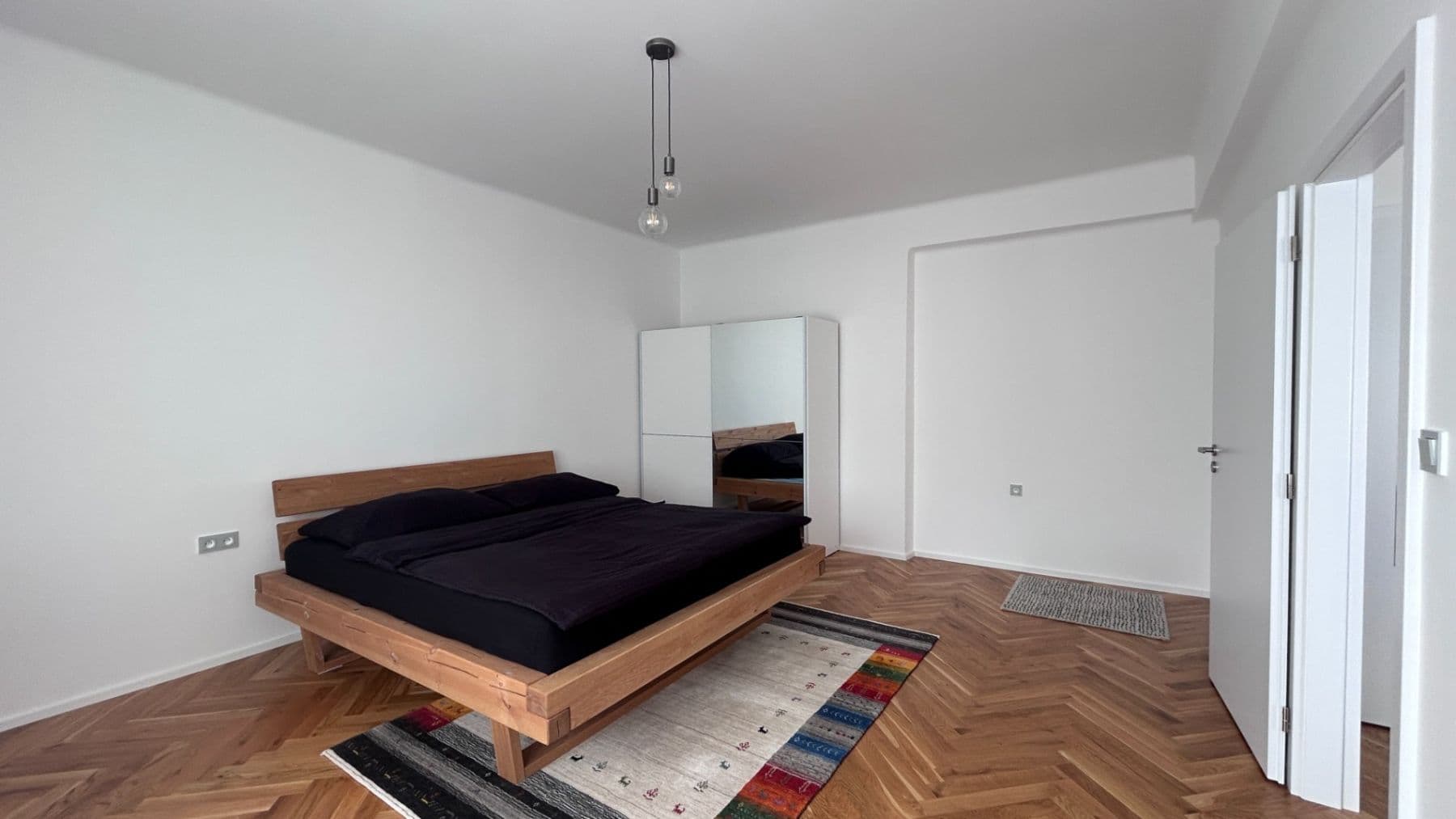 Prenájom bytu 2-izbový 53 m², Viklefova, Praha, Praha Prenájom bytu 2-izbový 53 m², Viklefova, Praha, Praha