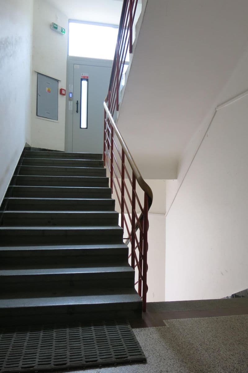 Prenájom bytu 1-izbový 28 m², Na Hutích, Praha, Praha Prenájom bytu 1-izbový 28 m², Na Hutích, Praha, Praha