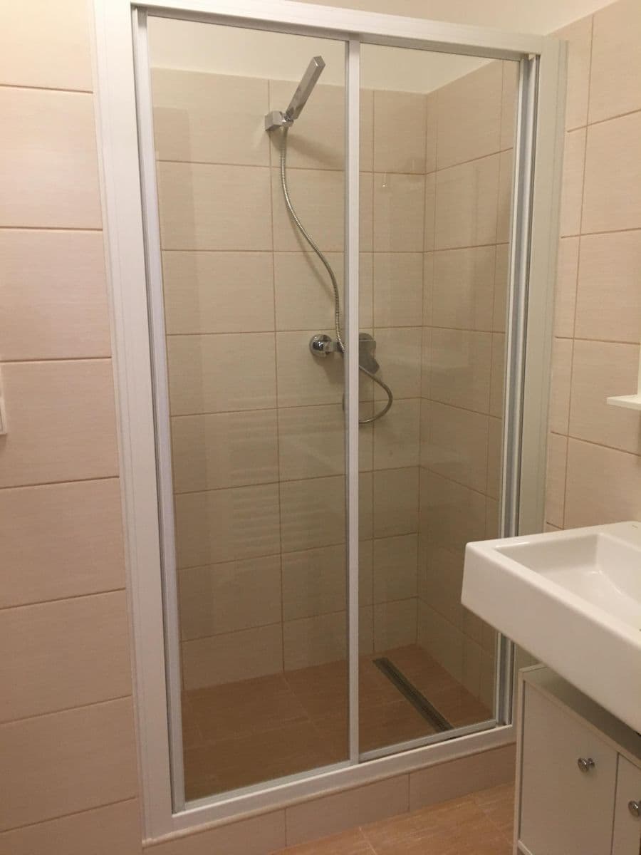 Prenájom bytu 1-izbový 28 m², Na Hutích, Praha, Praha Prenájom bytu 1-izbový 28 m², Na Hutích, Praha, Praha