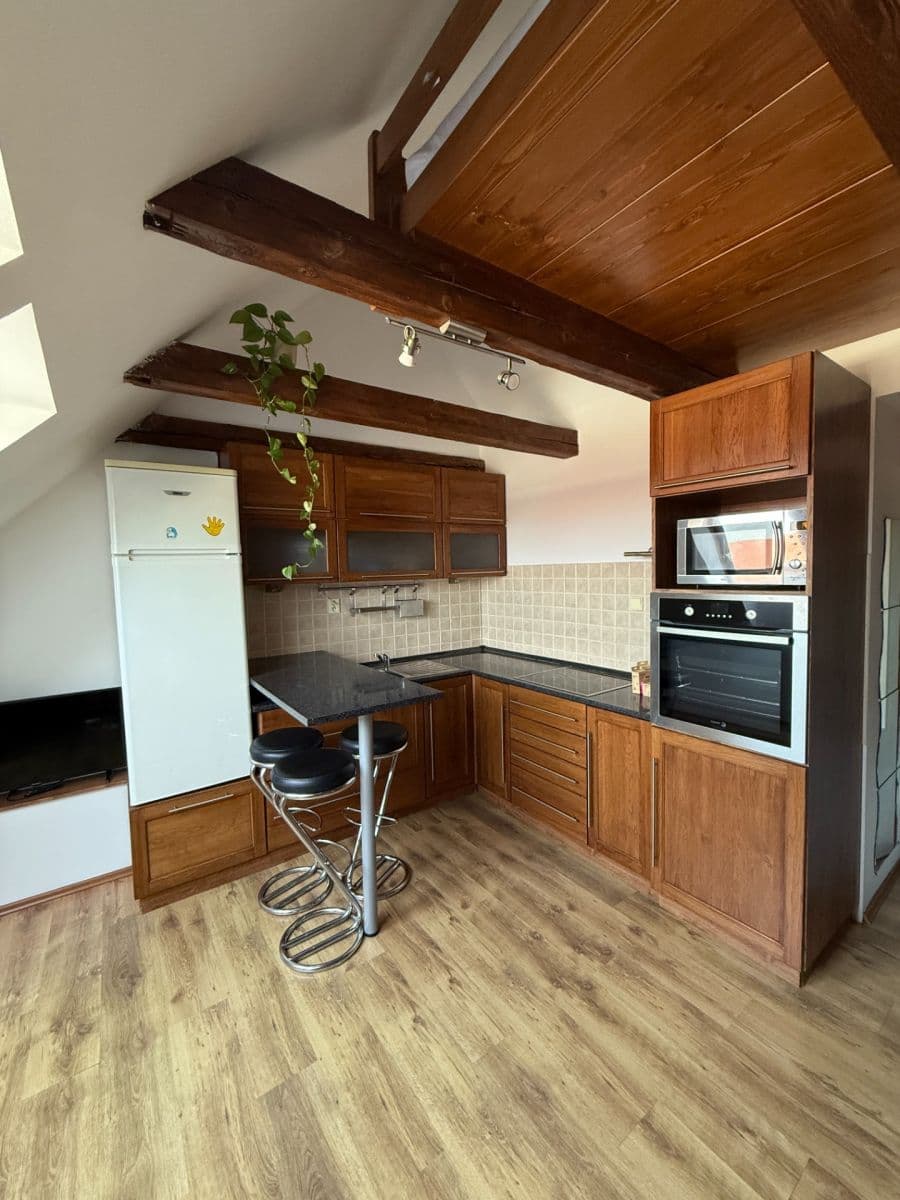 Prenájom bytu 1-izbový 30 m², Novovysočanská, Praha, Praha Prenájom bytu 1-izbový 30 m², Novovysočanská, Praha, Praha