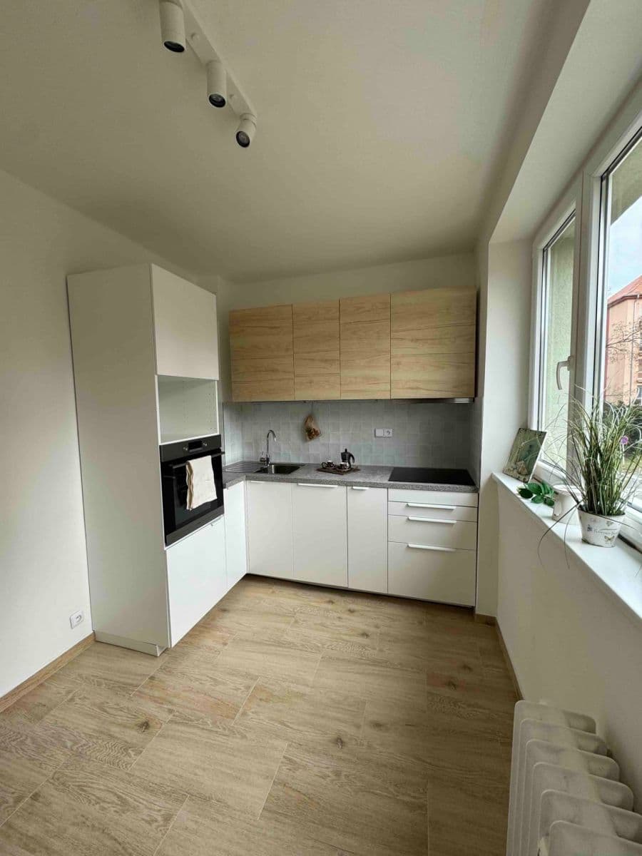 Prenájom bytu 1-izbový 40 m², Marie Pujmanové, Most, Ústecký kraj Prenájom bytu 1-izbový 40 m², Marie Pujmanové, Most, Ústecký kraj