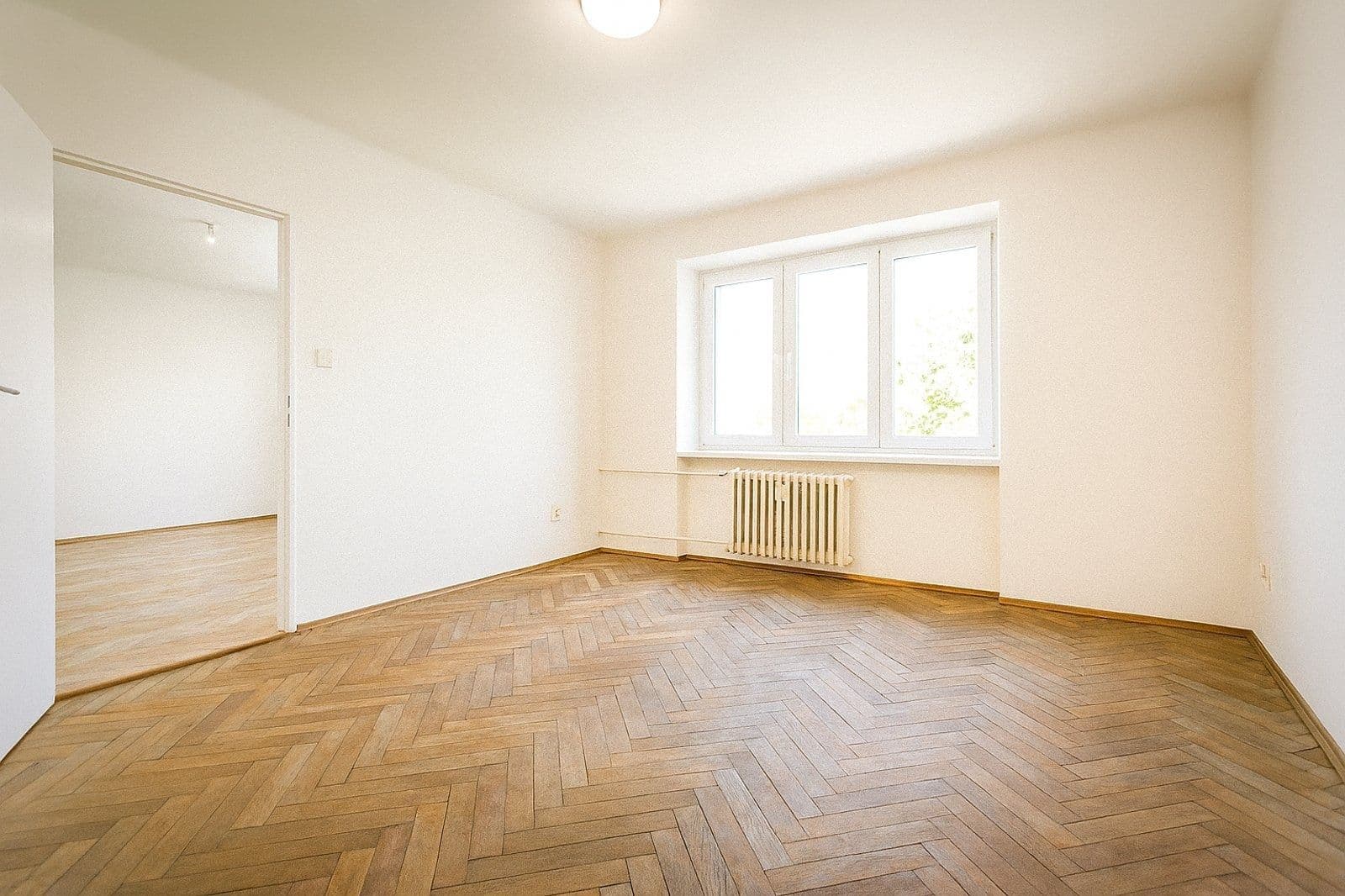 Prenájom bytu 2-izbový 52 m², nám. Budovatelů, Karviná, Moravskoslezský kraj Prenájom bytu 2-izbový 52 m², nám. Budovatelů, Karviná, Moravskoslezský kraj