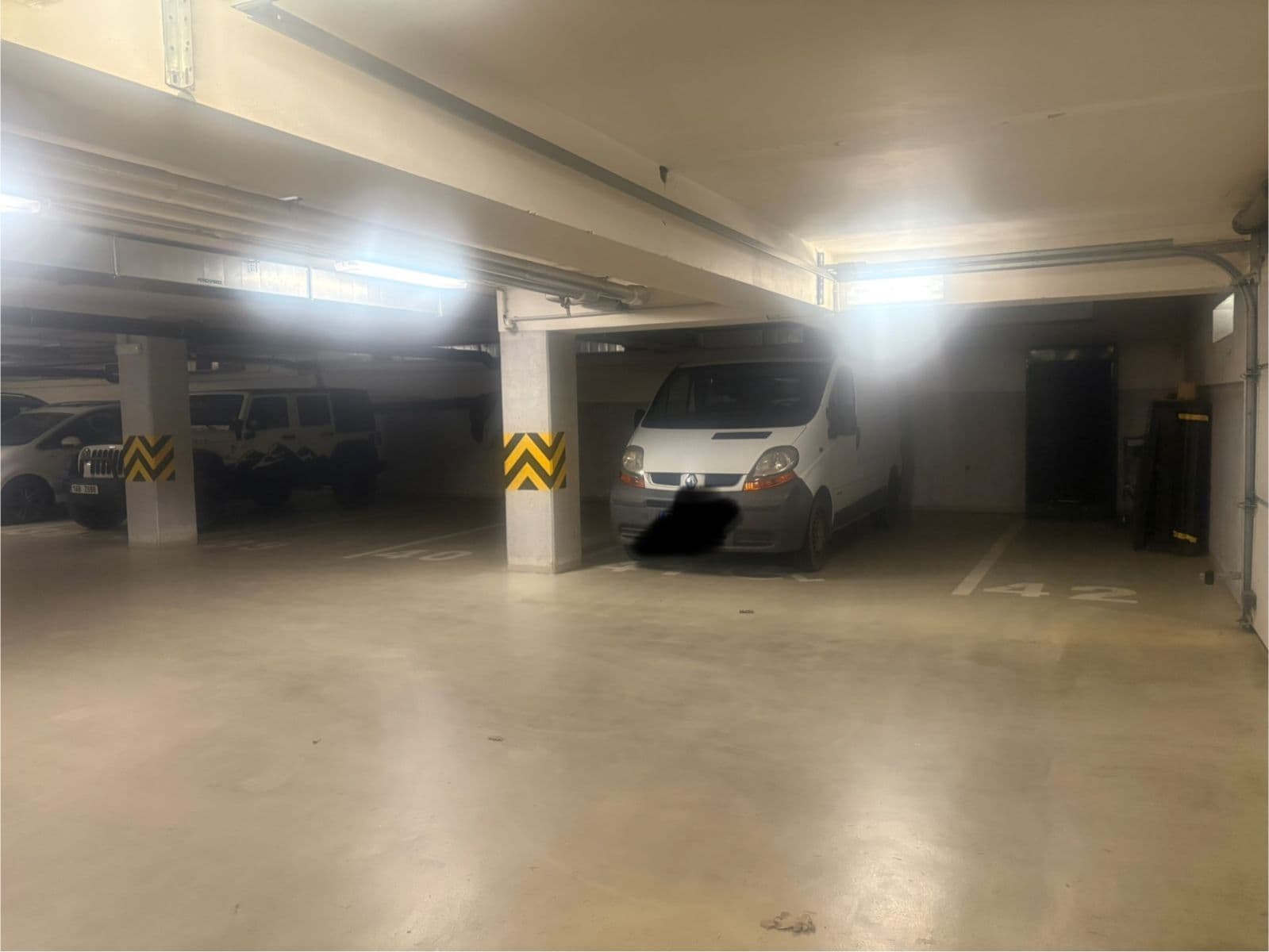 Prenájom garáže 21 m², Ústavní, Praha, Praha Prenájom garáže 21 m², Ústavní, Praha, Praha
