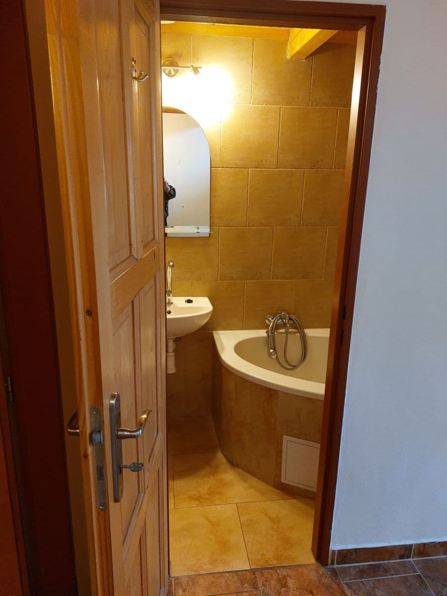 Prenájom bytu 2-izbový 56 m², Plzeňská, Praha, Praha Prenájom bytu 2-izbový 56 m², Plzeňská, Praha, Praha