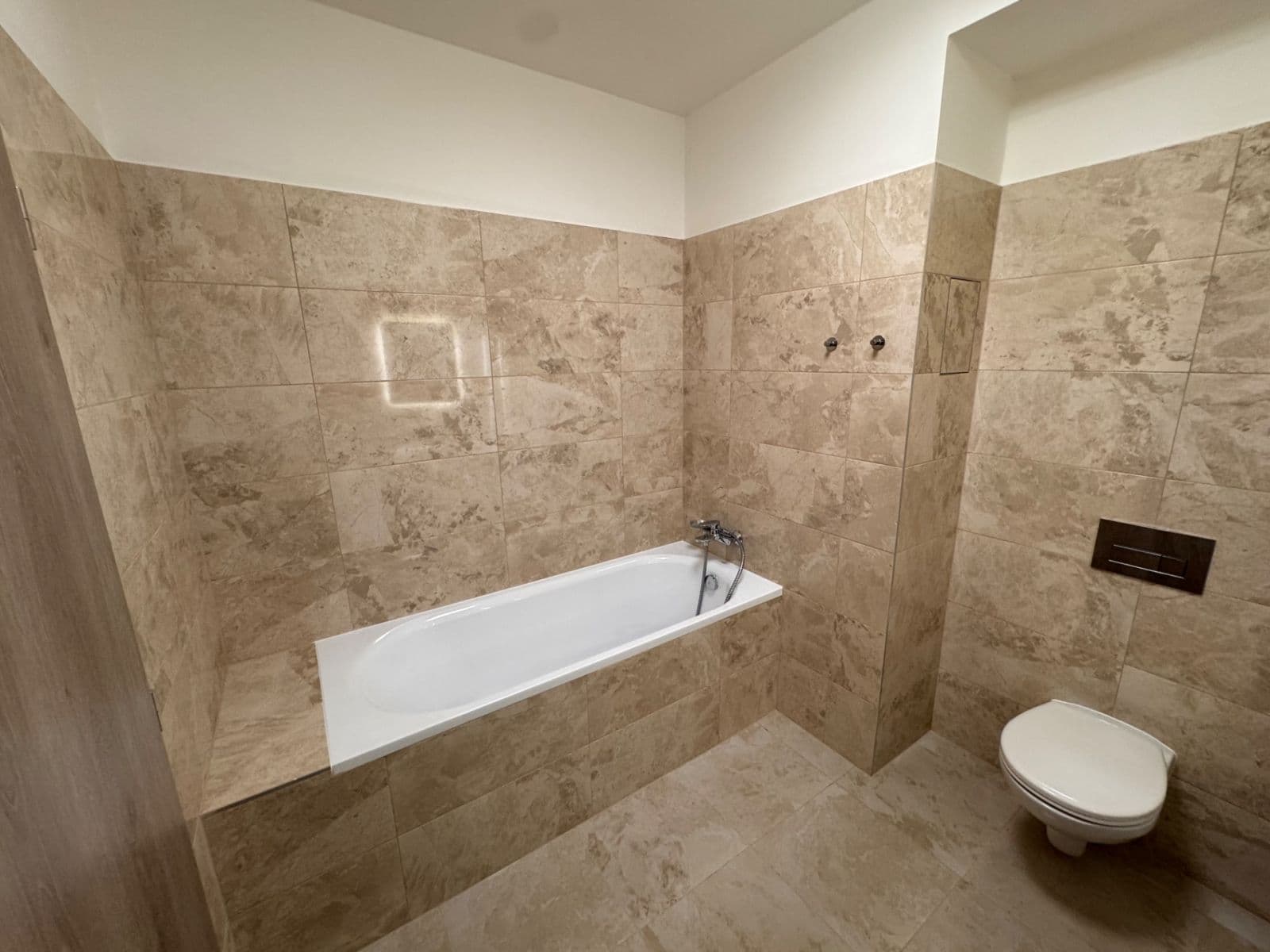 Prenájom bytu 1-izbový 39 m², Hrabovská, Praha, Praha Prenájom bytu 1-izbový 39 m², Hrabovská, Praha, Praha