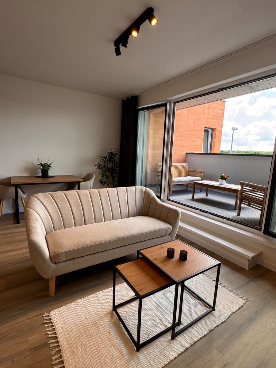 Prenájom bytu 1-izbový 39 m², Hrabovská, Praha, Praha Prenájom bytu 1-izbový 39 m², Hrabovská, Praha, Praha