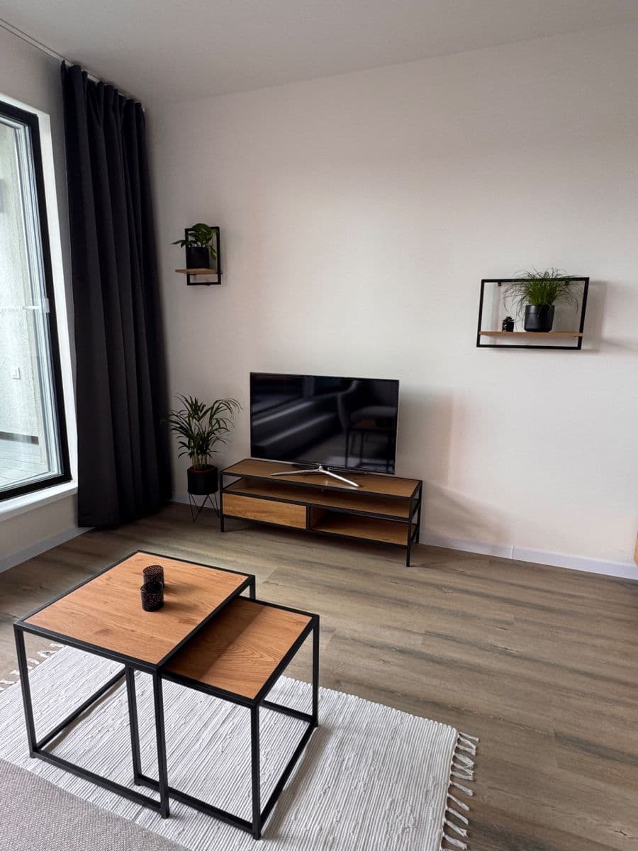 Prenájom bytu 1-izbový 39 m², Hrabovská, Praha, Praha Prenájom bytu 1-izbový 39 m², Hrabovská, Praha, Praha