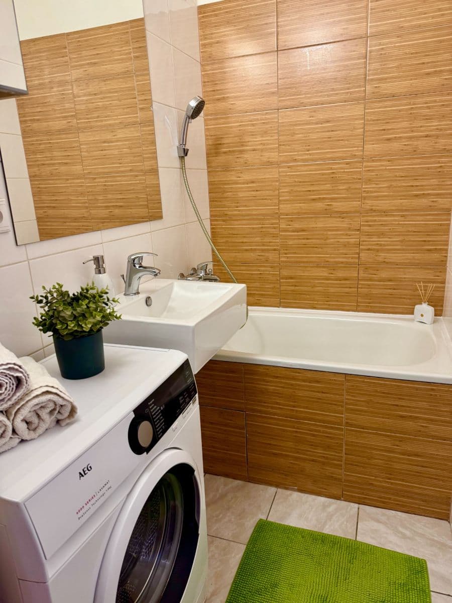 Predaj bytu 3-izbový 77 m², Volutová, Praha, Praha Predaj bytu 3-izbový 77 m², Volutová, Praha, Praha