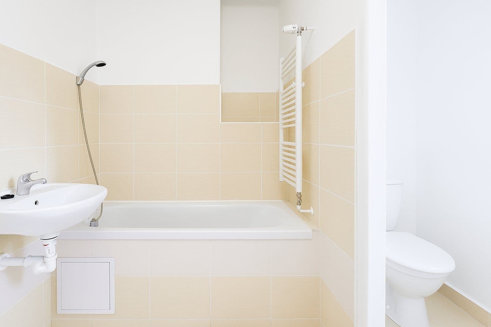 Prenájom bytu 3-izbový 70 m², Anglická, Havířov, Moravskoslezský kraj Prenájom bytu 3-izbový 70 m², Anglická, Havířov, Moravskoslezský kraj