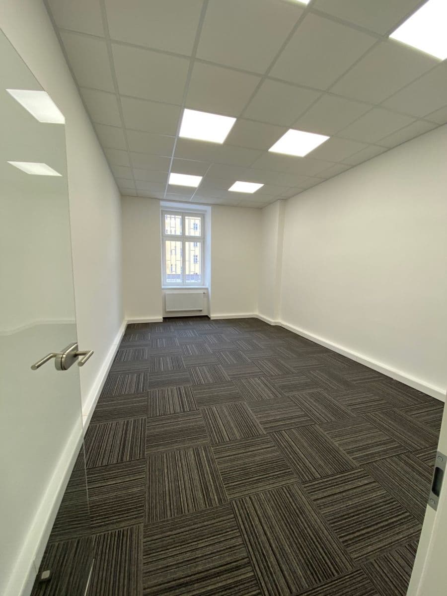 Prenájom nebytového priestoru 111 m², Karlínské náměstí, Praha, Praha Prenájom nebytového priestoru 111 m², Karlínské náměstí, Praha, Praha