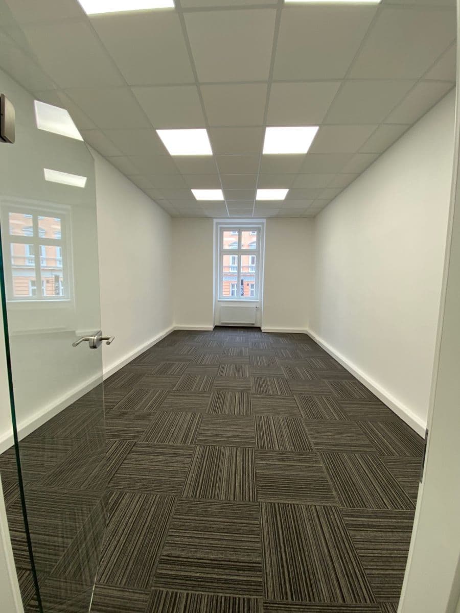 Prenájom nebytového priestoru 111 m², Karlínské náměstí, Praha, Praha Prenájom nebytového priestoru 111 m², Karlínské náměstí, Praha, Praha