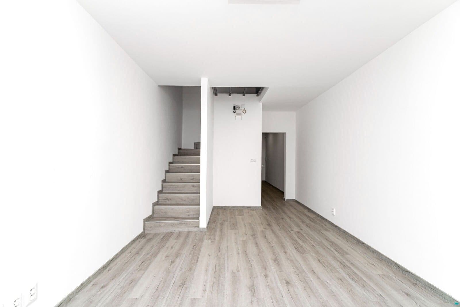 Prenájom bytu 3-izbový 73 m², náměstí Antonie Bejdové, Ostrava, Moravskoslezský kraj Prenájom bytu 3-izbový 73 m², náměstí Antonie Bejdové, Ostrava, Moravskoslezský kraj