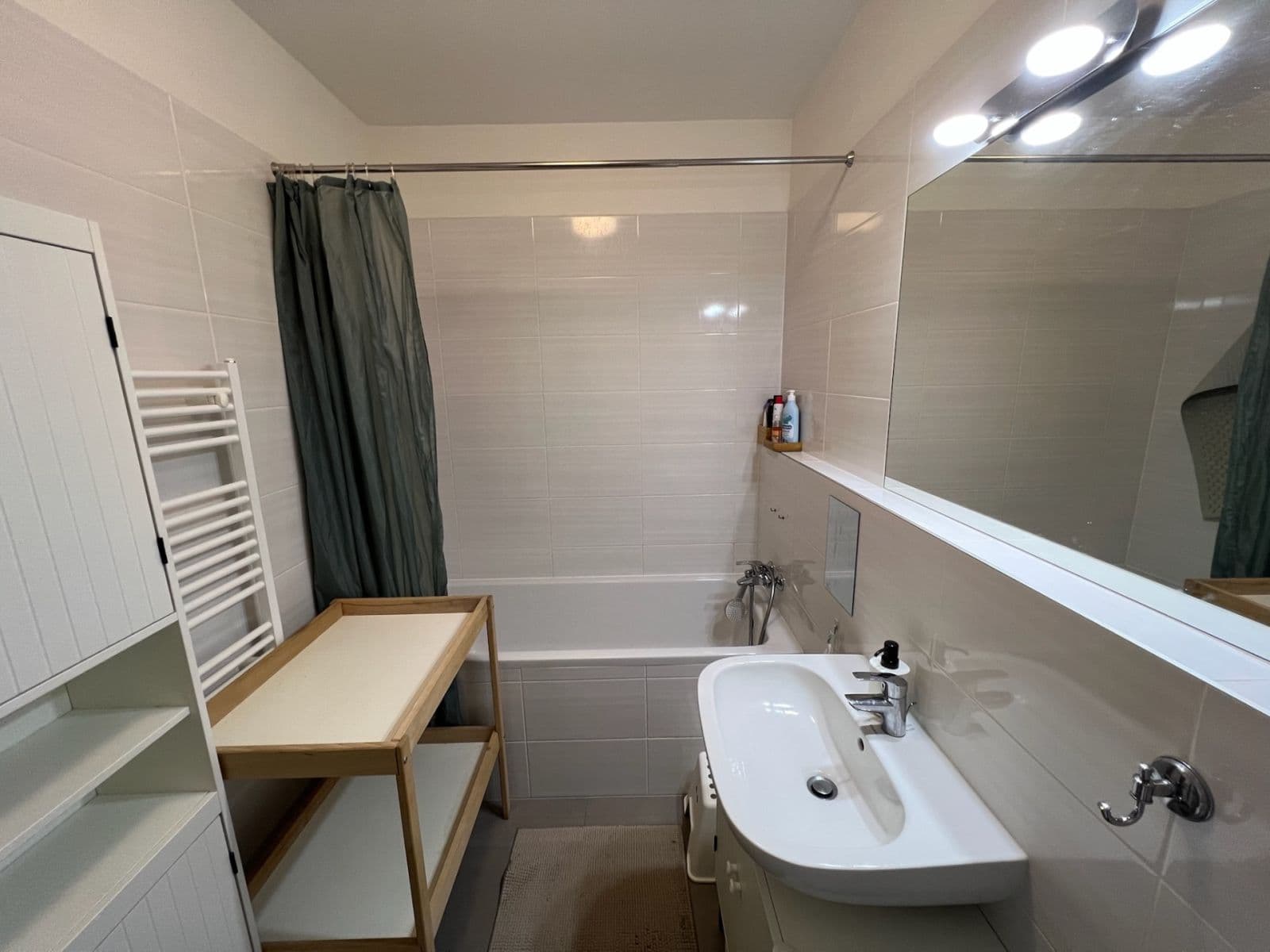 Prenájom bytu 2-izbový 52 m², V Zahrádkách, Praha, Praha Prenájom bytu 2-izbový 52 m², V Zahrádkách, Praha, Praha