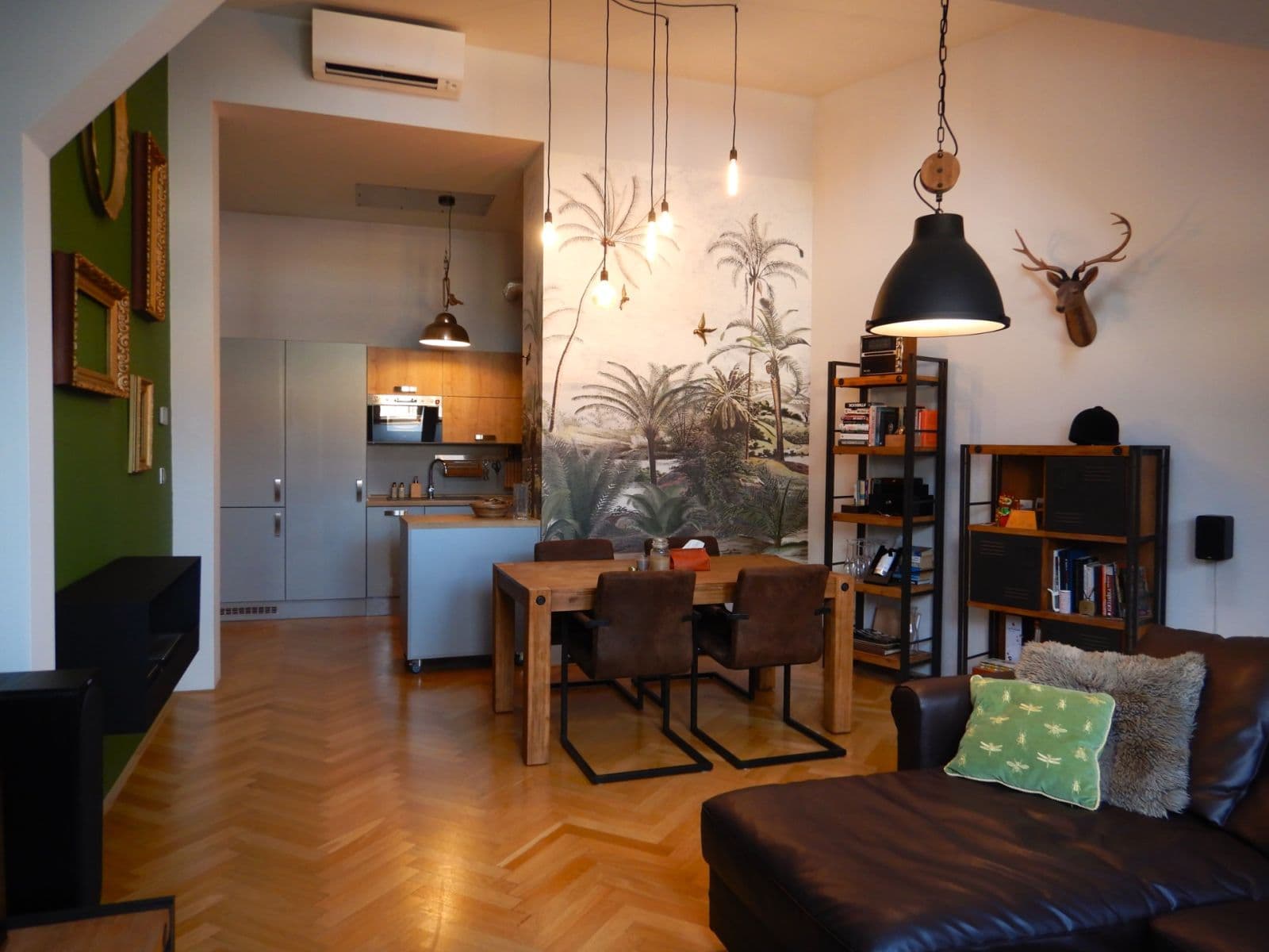 Prenájom bytu 2-izbový 91 m², Vyšehradská, Praha, Praha Prenájom bytu 2-izbový 91 m², Vyšehradská, Praha, Praha