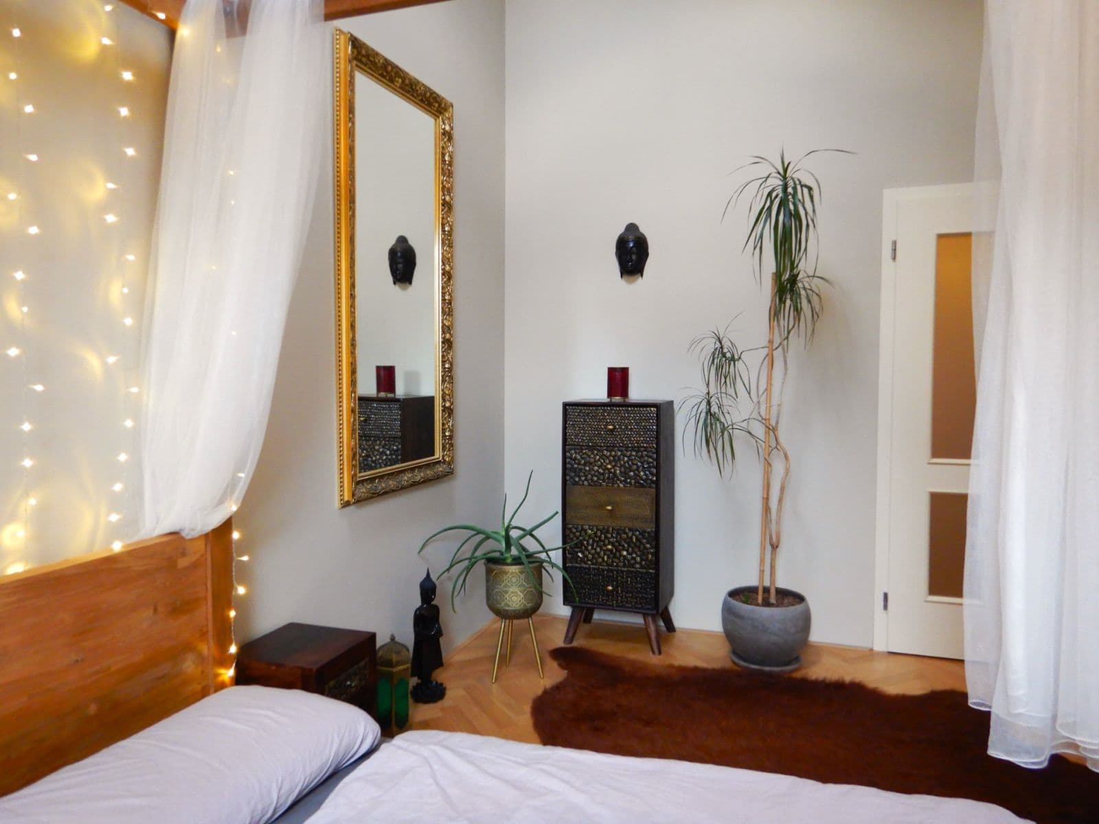 Prenájom bytu 2-izbový 91 m², Vyšehradská, Praha, Praha Prenájom bytu 2-izbový 91 m², Vyšehradská, Praha, Praha