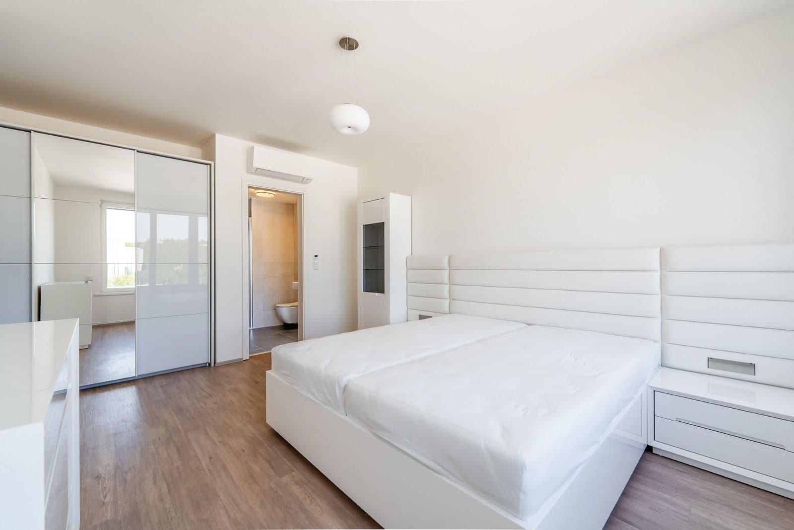 Predaj bytu 4-izbový 117 m², U Pergamenky, Praha, Praha Predaj bytu 4-izbový 117 m², U Pergamenky, Praha, Praha