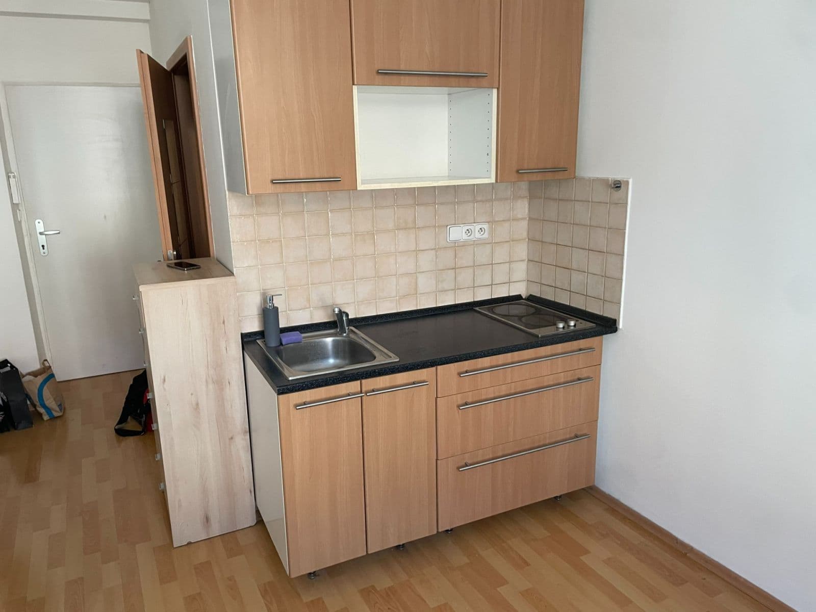 Prenájom bytu 1-izbový 20 m², Holandská, Praha, Praha Prenájom bytu 1-izbový 20 m², Holandská, Praha, Praha