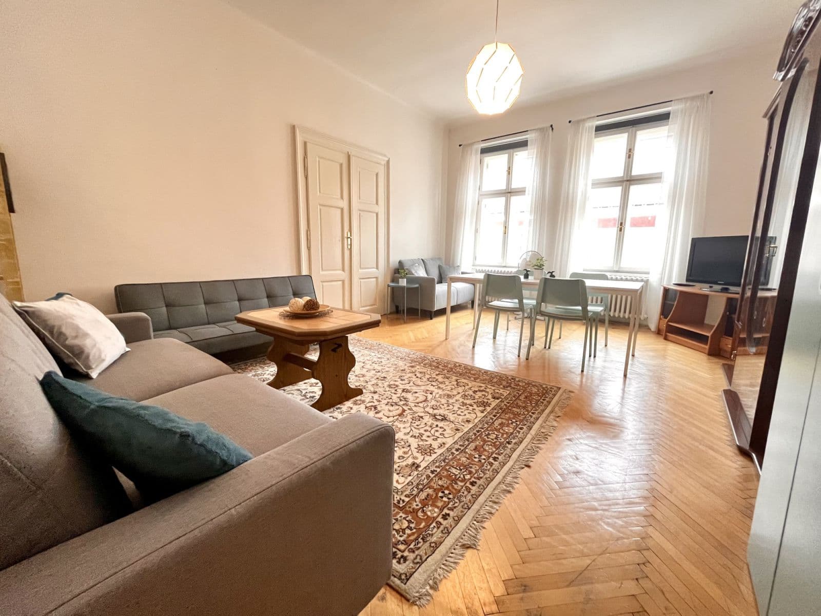 Prenájom bytu 116 m², Řeznická, Praha, Praha Prenájom bytu 116 m², Řeznická, Praha, Praha