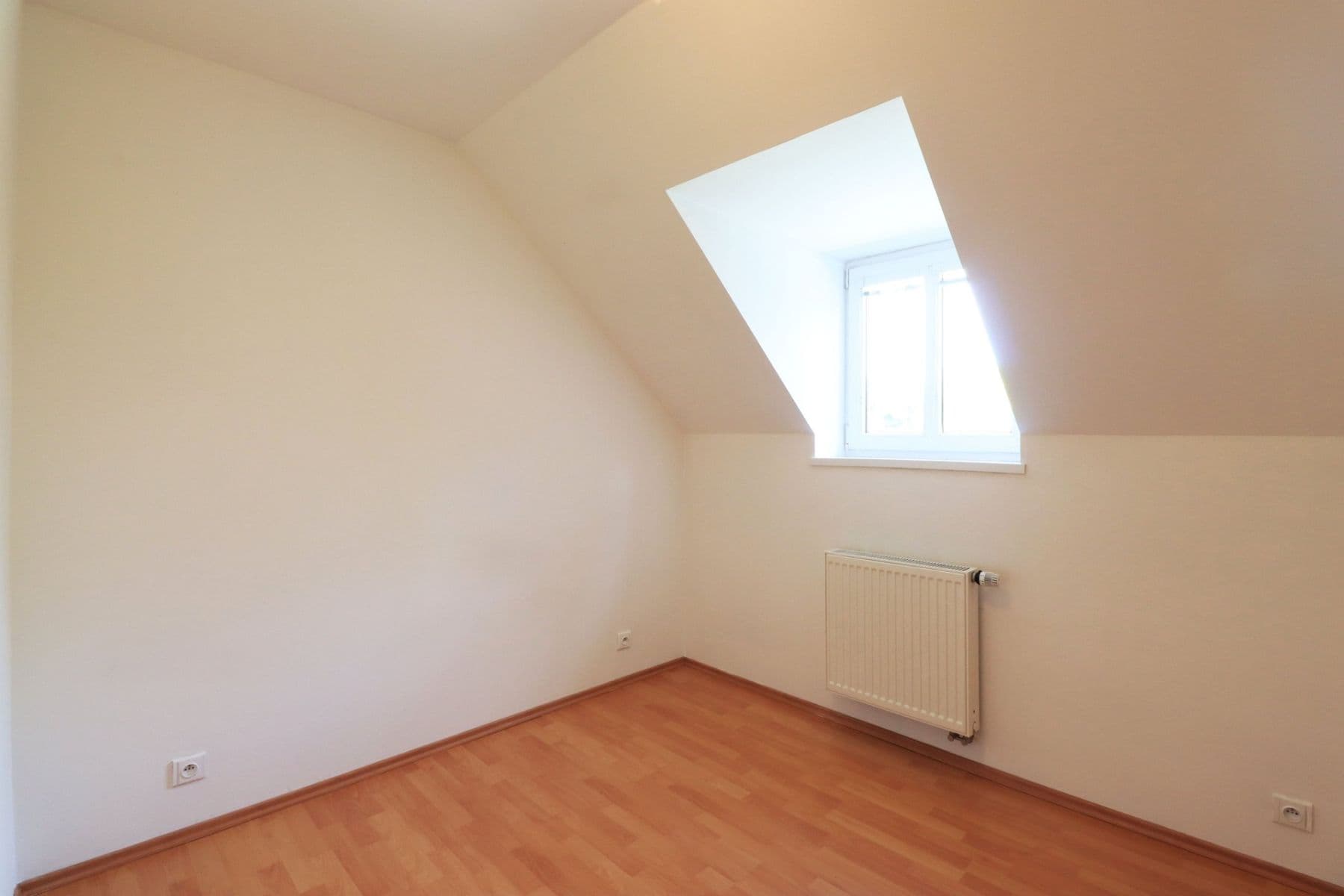 Prenájom domu 140 m², pozemek 335 m², V padolině, Praha, Praha Prenájom domu 140 m², pozemek 335 m², V padolině, Praha, Praha