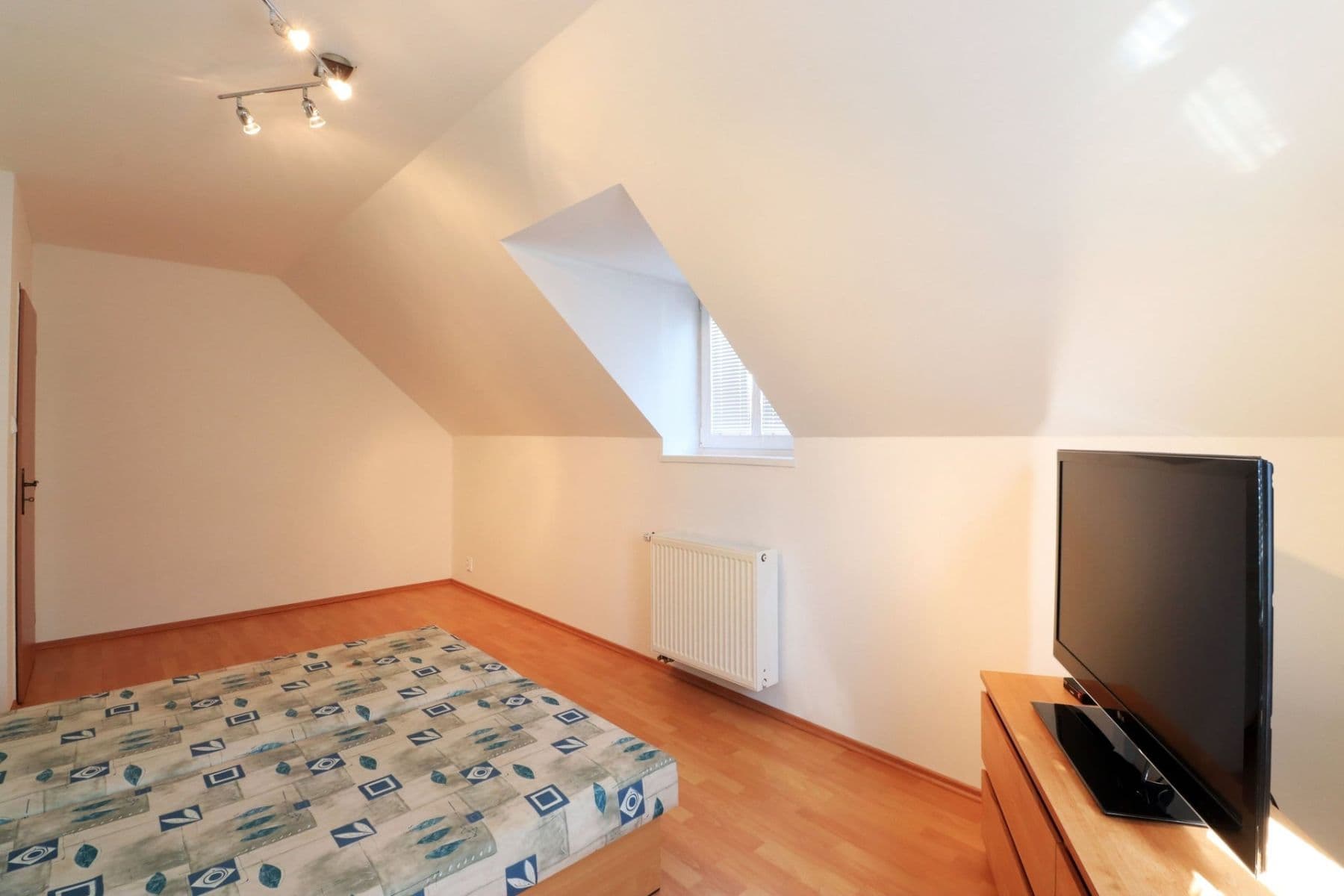 Prenájom domu 140 m², pozemek 335 m², V padolině, Praha, Praha Prenájom domu 140 m², pozemek 335 m², V padolině, Praha, Praha