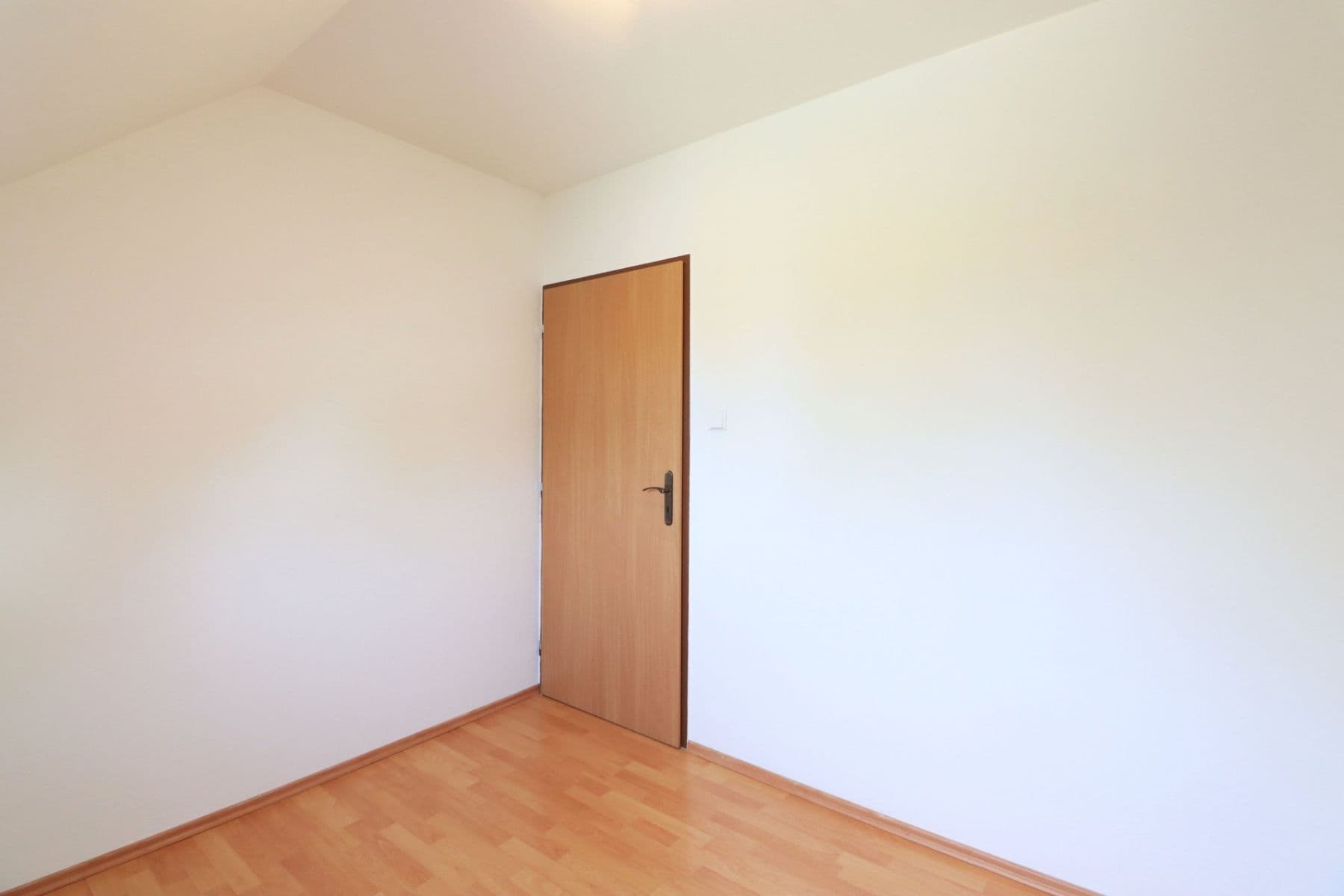 Prenájom domu 140 m², pozemek 335 m², V padolině, Praha, Praha Prenájom domu 140 m², pozemek 335 m², V padolině, Praha, Praha